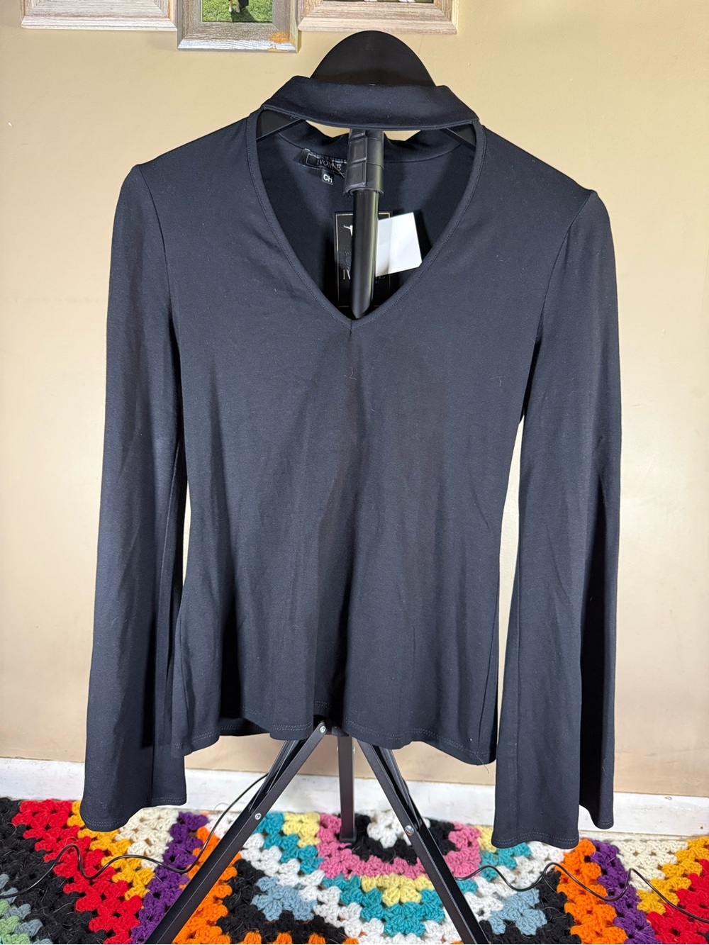 Ivonne Women's Black V-Neck Long Sleeve Blouse
